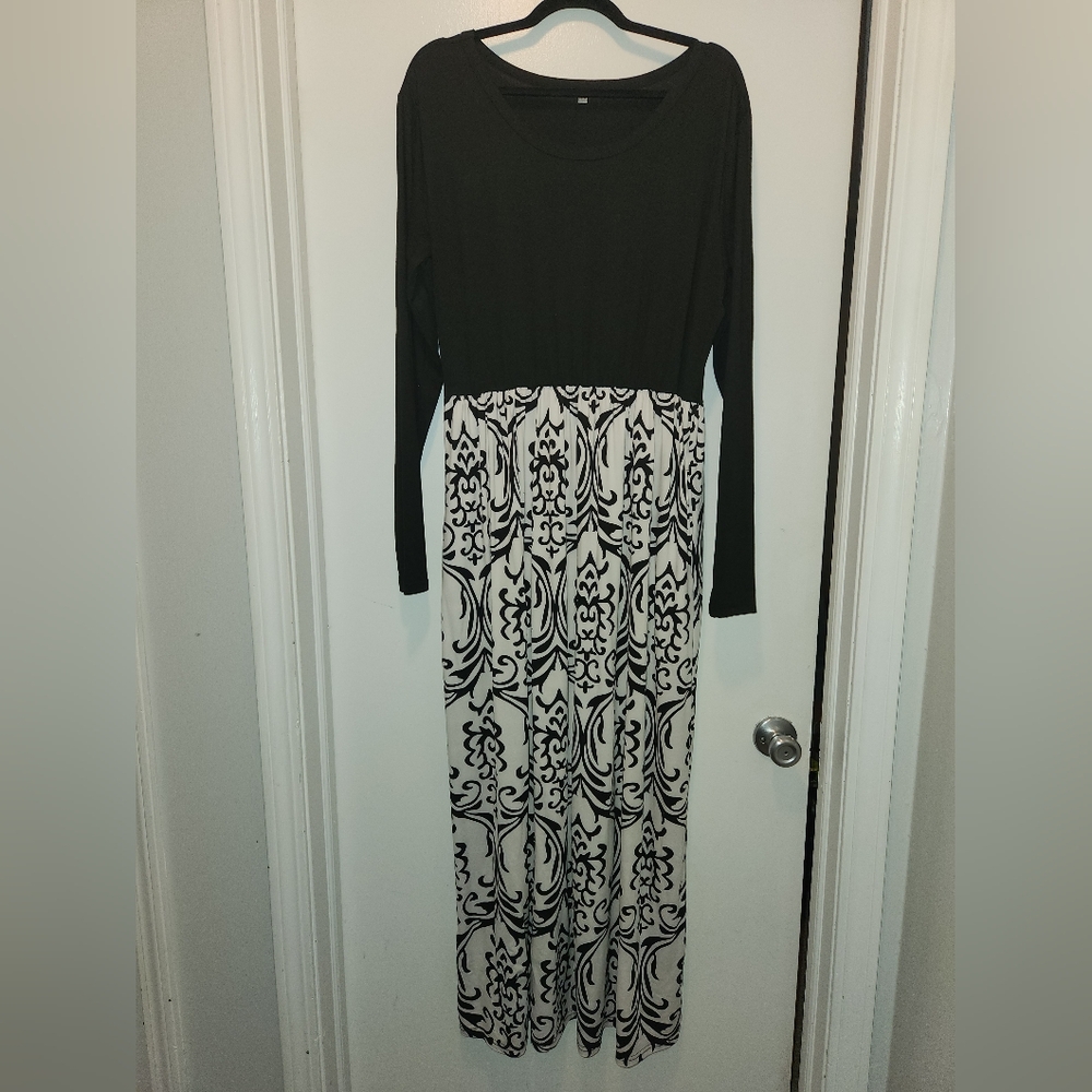 Maternity maxi dress